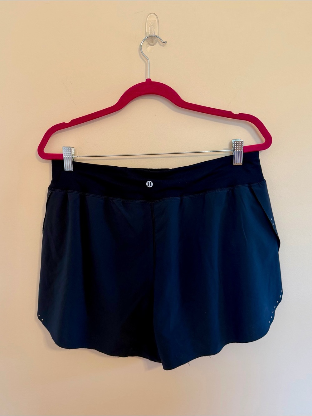 Fast and Free Reflective High-Rise Classic-Fit Short 3" in Navy - Picture 7 of 8